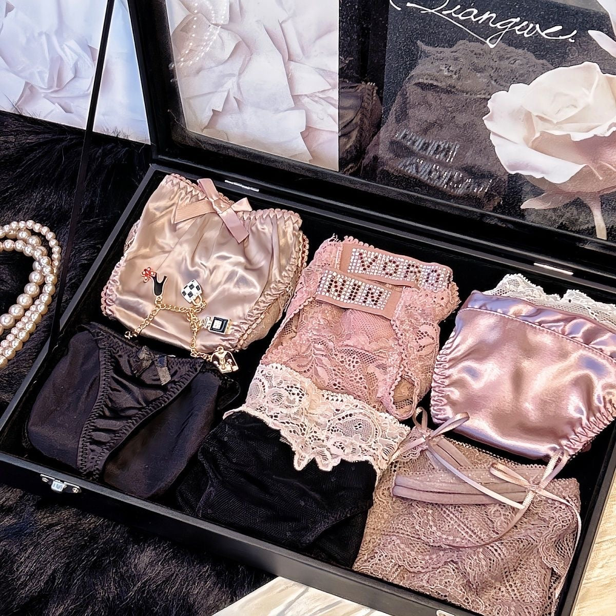 Hochwertige, leichte, luxuriöse schwarze Spitze, sexy und verführerische Unterwäsche, Dreieckshosen aus reiner Baumwolle, Schlitzhosen (einschließlich 8 Paar)