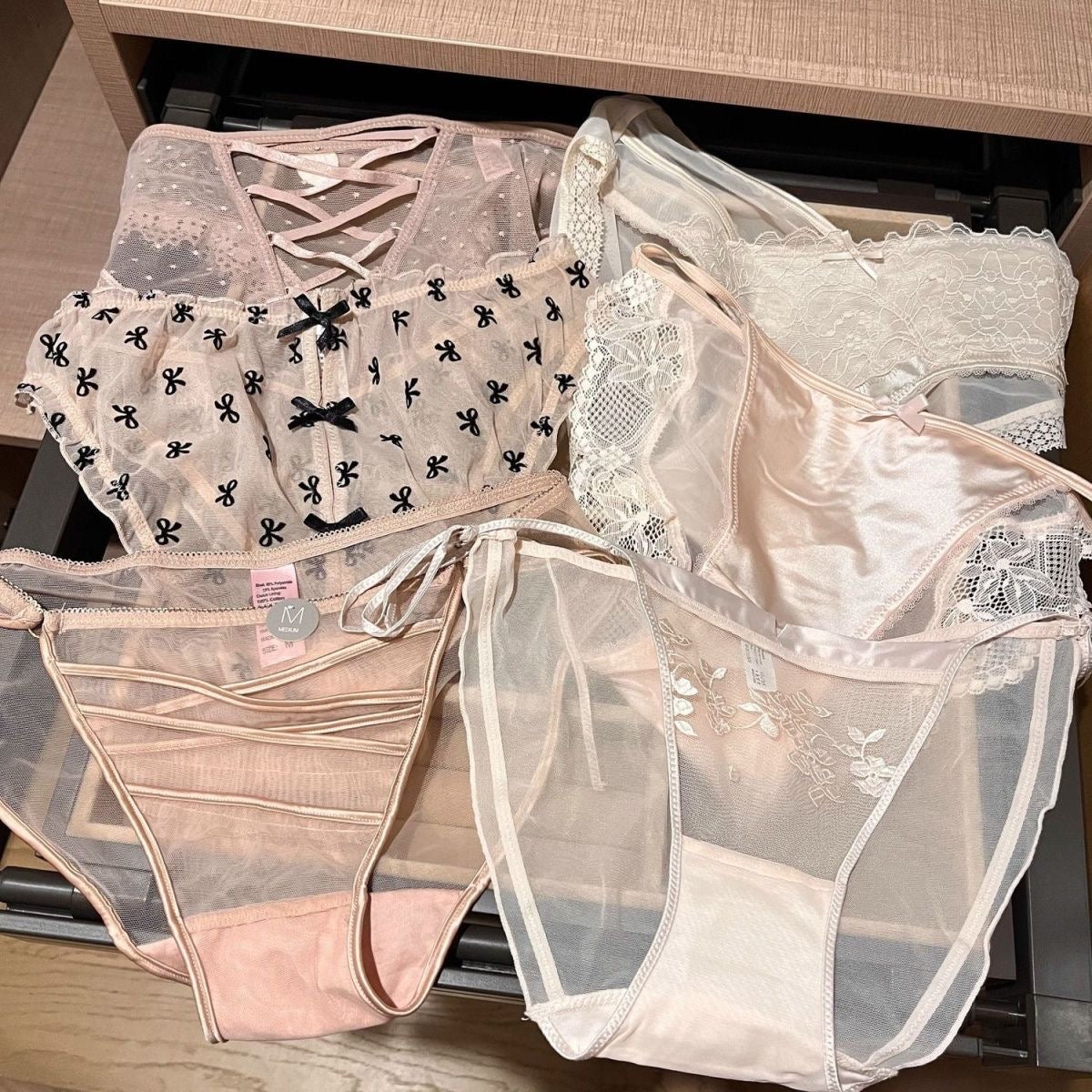 Hochwertige, leichte, luxuriöse schwarze Spitze, sexy und verführerische Unterwäsche, Dreieckshosen aus reiner Baumwolle, Schlitzhosen (einschließlich 8 Paar)