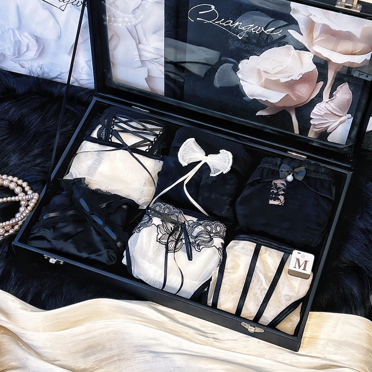 Hochwertige, leichte, luxuriöse schwarze Spitze, sexy und verführerische Unterwäsche, Dreieckshosen aus reiner Baumwolle, Schlitzhosen (einschließlich 8 Paar)