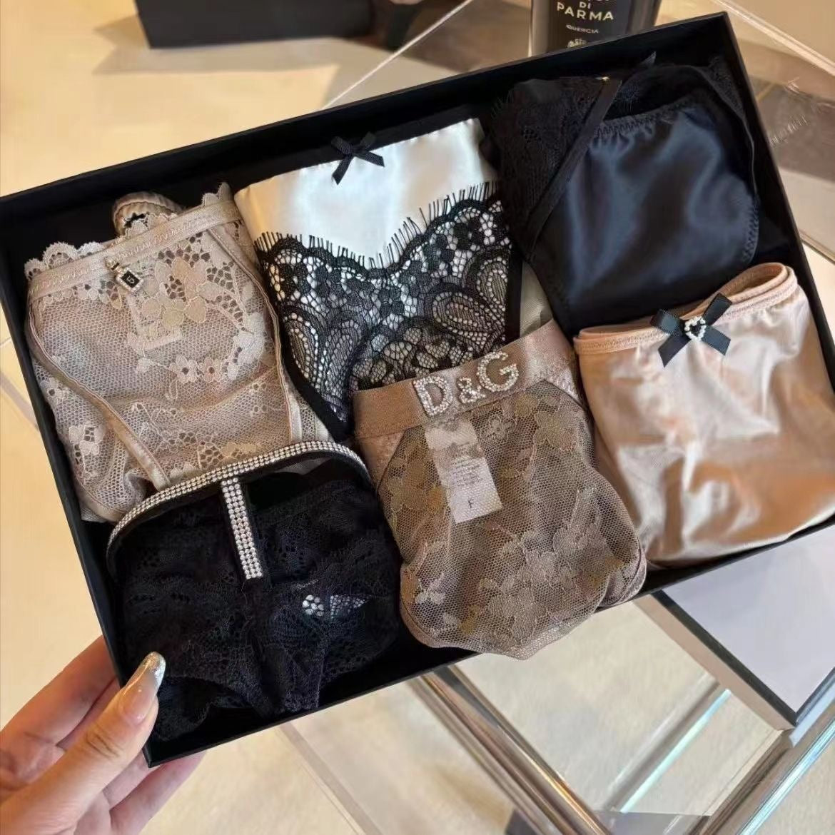Hochwertige, leichte, luxuriöse schwarze Spitze, sexy und verführerische Unterwäsche, Dreieckshosen aus reiner Baumwolle, Schlitzhosen (einschließlich 8 Paar)